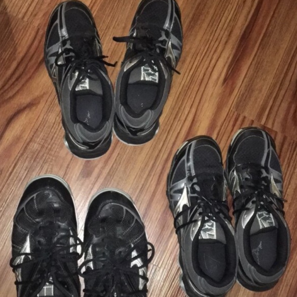 Volleyball shoes